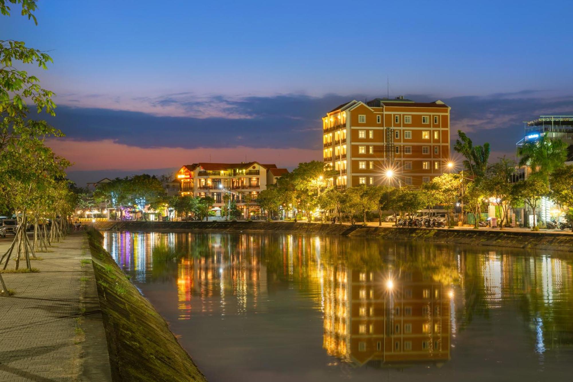 Royal Riverside Hoi An Hotel & Spa Luaran gambar